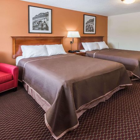 Travelodge By Wyndham Ottawa West Ngoại thất bức ảnh