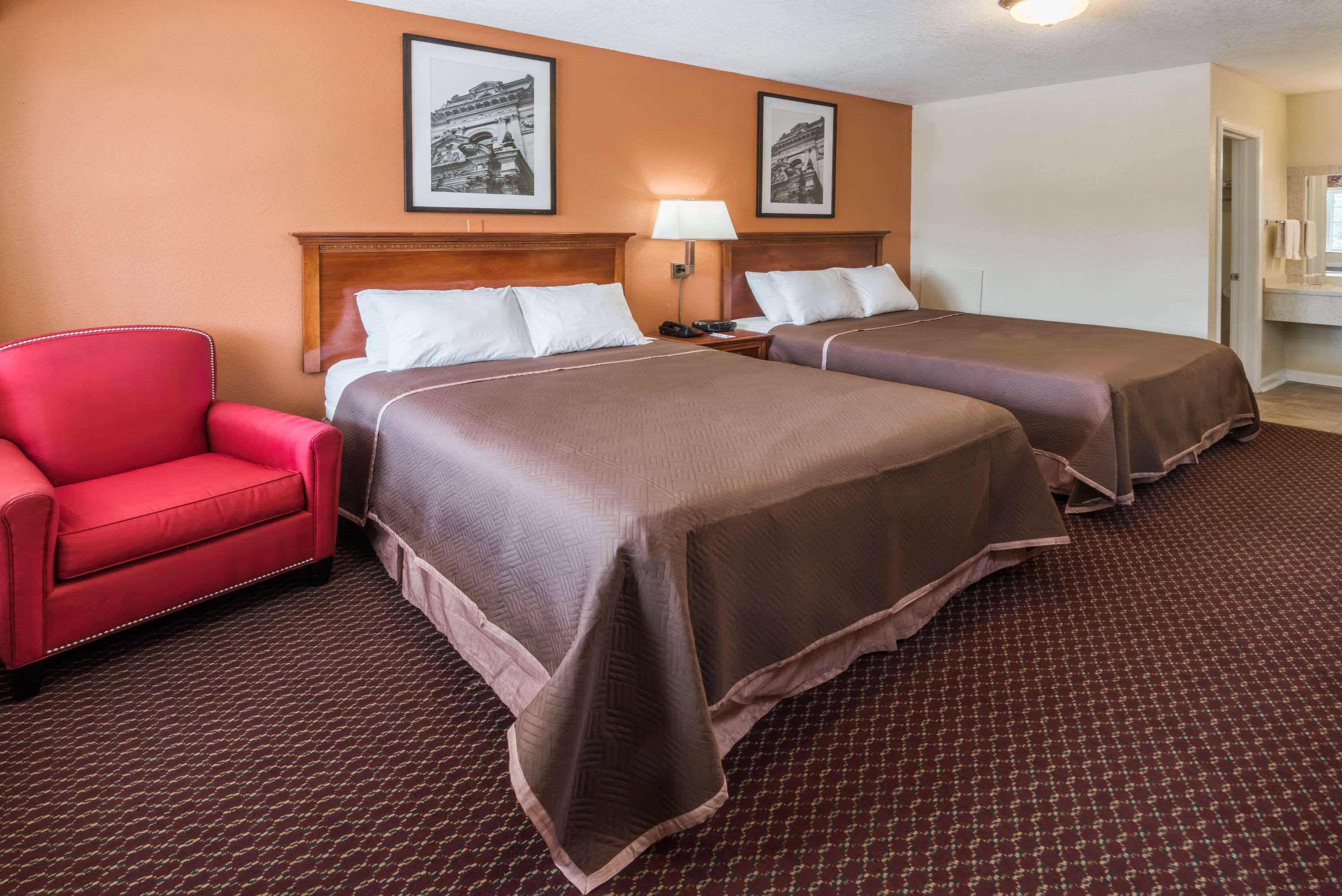 Travelodge By Wyndham Ottawa West Ngoại thất bức ảnh