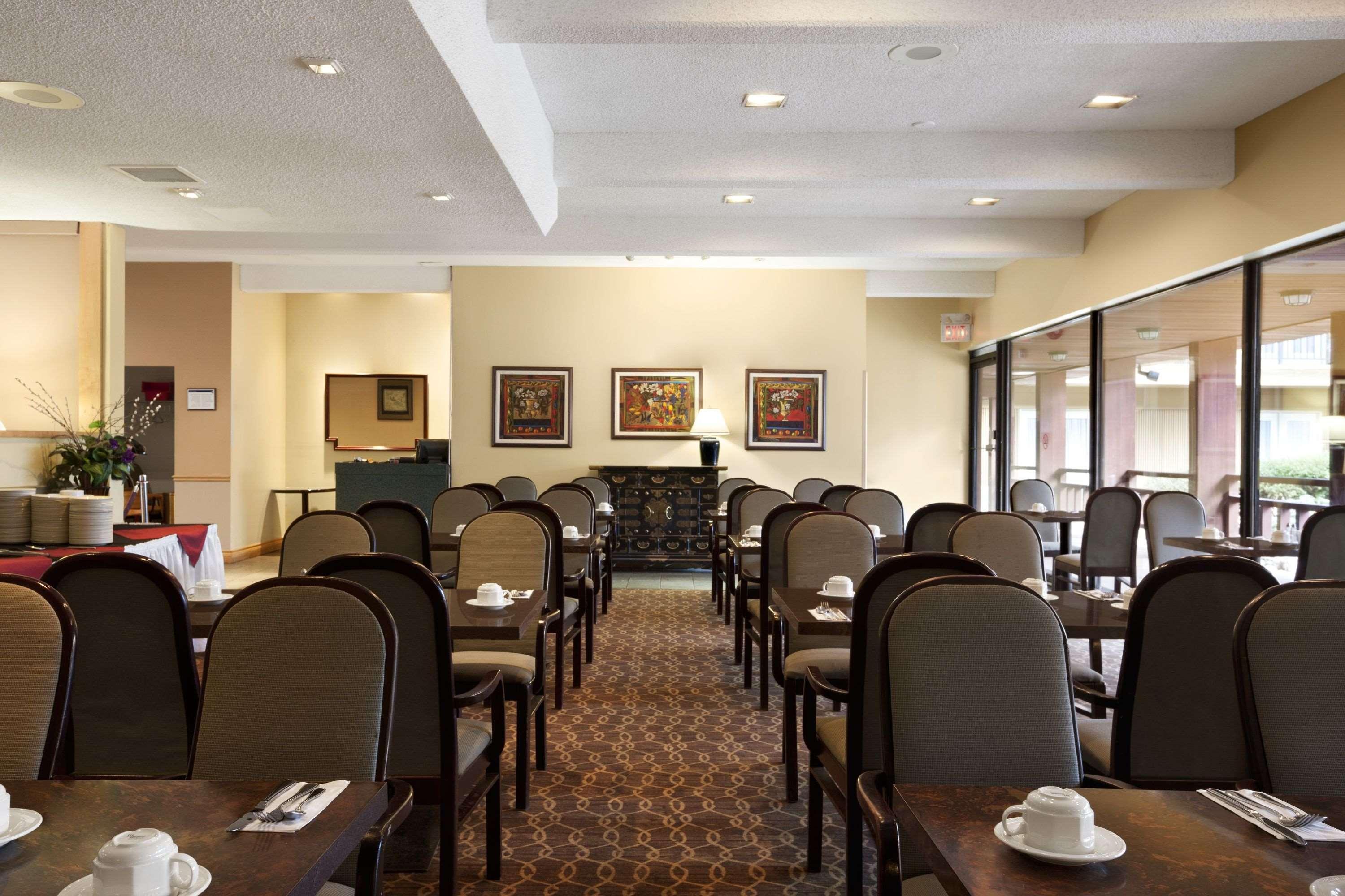Travelodge By Wyndham Ottawa West Ngoại thất bức ảnh