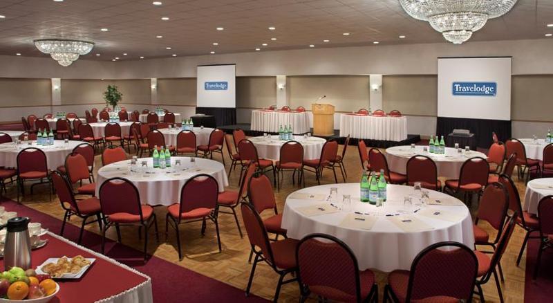 Travelodge By Wyndham Ottawa West Ngoại thất bức ảnh