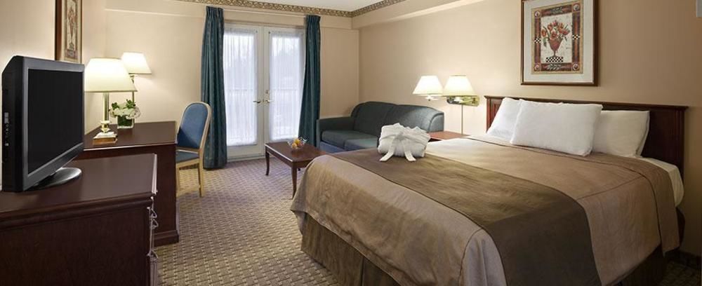 Travelodge By Wyndham Ottawa West Ngoại thất bức ảnh