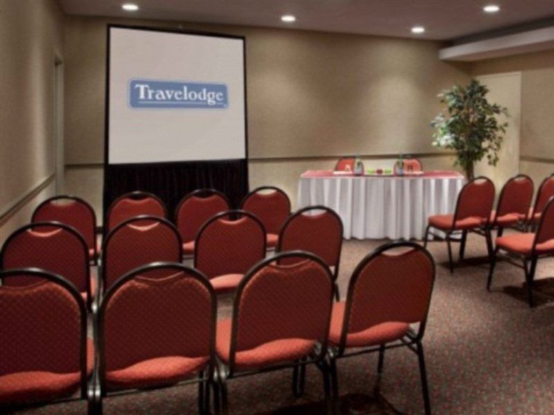 Travelodge By Wyndham Ottawa West Ngoại thất bức ảnh