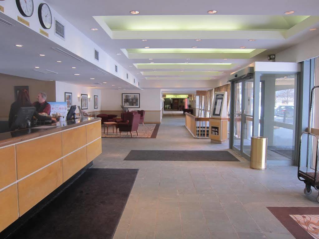Travelodge By Wyndham Ottawa West Ngoại thất bức ảnh